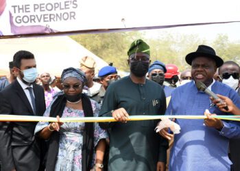 PHOTO: Gov Makinde Flag-Off Oyo-Iseyin and Ibadan Airport Road