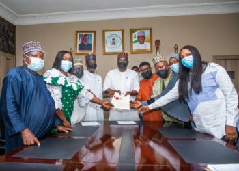 Governor AbdulRazaq Signs 2022 Budget