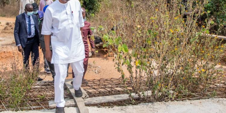 Kwara Gov tours Isin, Ile-Ire District, reassures residents of more devt