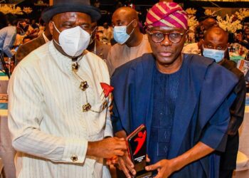 PHOTOS: Gov. Sanwo-Olu Receives 2021 Independent Newspaper Governor of the Year Award in Infrastructure at the Award Ceremony Held at Eko Hotels and Suites, V.I, on Saturday, 05 March 2022