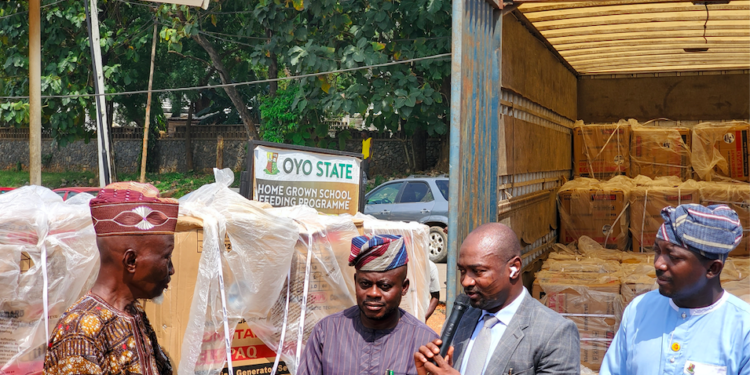 Primary Healthcare: Oyo Government Presents Generators to 351 PHCs