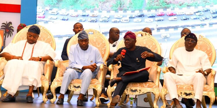 PICTURES: Gov. Sanwo-Olu Attends A Town Hall Meeting With Eti-Osa Residents On Sunday, 12 February 2023