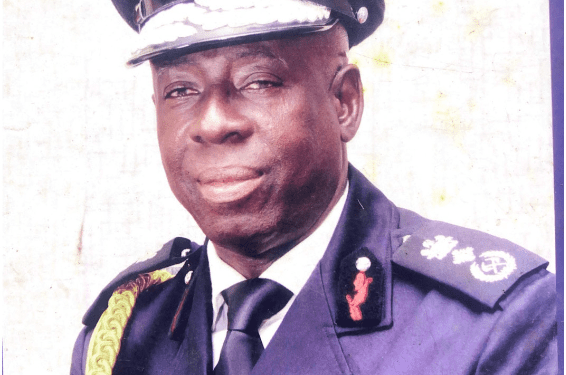 President Buhari Greets Veteran ‘Fireman’, Elder Ajose At 70