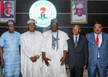 Kwara Gov swears-in Adebara, Kamaldeen as Chief Judge, Grand Kadi