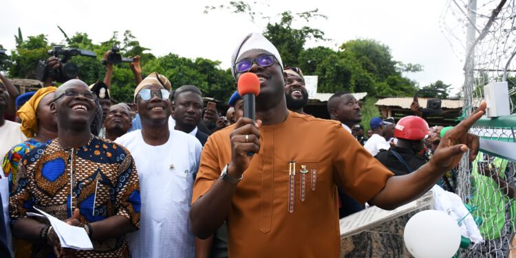 PHOTO: Gov Makinde Join Sanusi To Commission Project