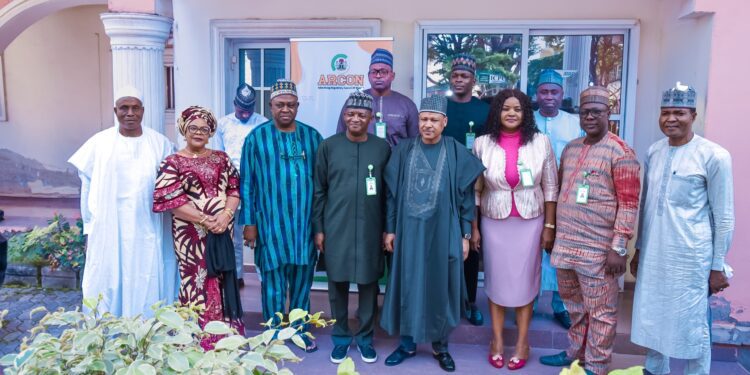 Minister of Information Urges Advertising Regulator to Promote Local Content