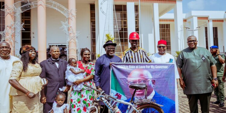 Oborevwori receives man who cycled from Yobe to Delta