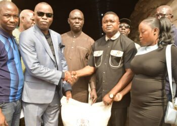 Delta distributes 7,660 bags of maize to poultry farmers