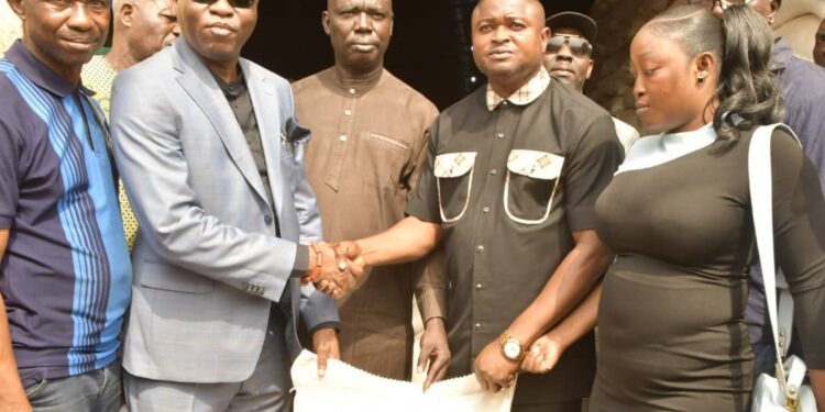 Delta distributes 7,660 bags of maize to poultry farmers