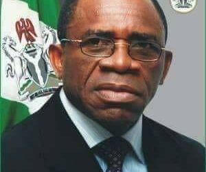 Oborevwori greets Ex-Deputy Governor, Utuama at 77