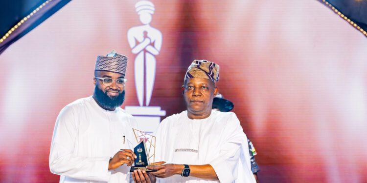 Khalil Halilu Honoured with Distinguished Award for Engineering and Industrial Innovation at NEAPS 2024