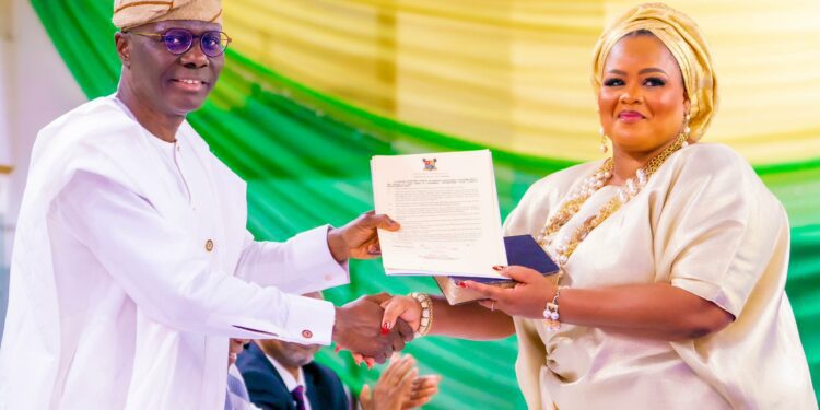 PICTURES: Gov. Sanwo-Olu swears in new chairman of Onigbongbo LCDA, Olufunke Rekiyah Hassan at Lagos Hoouse, Ikeja, on Monday, 11 November 2024