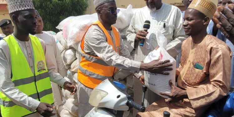 Dangote Feeds 50,000 Poor Families In Kebbi, Gombe States