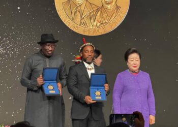 Jonathan receives Sunhak Peace Prize in Seoul, dedicates it to peace-loving Nigerians, Africans