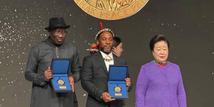Jonathan receives Sunhak Peace Prize in Seoul, dedicates it to peace-loving Nigerians, Africans