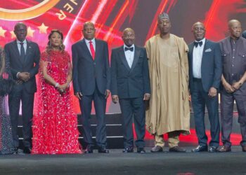 Zenith Banks Marks 35 Years Anniversary in Grand Style, Recognises Pioneer Customers and Long-Serving Staff