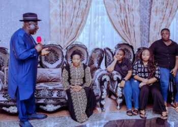 Oborevwori Pays Condolence Visit To Nwaoboshi, Nuel Ojei Families