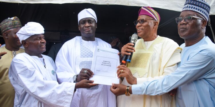 Kwara APC elders, stakeholders rejoice as Guber Candidate Yakubu Danladi receives INEC nomination form