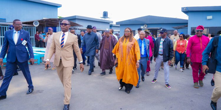 Minister, Board Chairman Commend FAAN MD on Pilgrim Terminal Upgrade